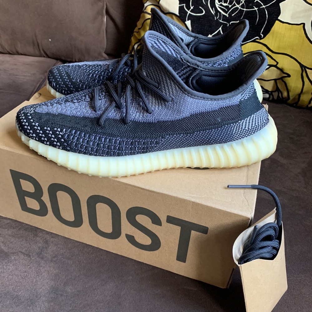 Yeezy 350 V2 Carbon Boost (2020)